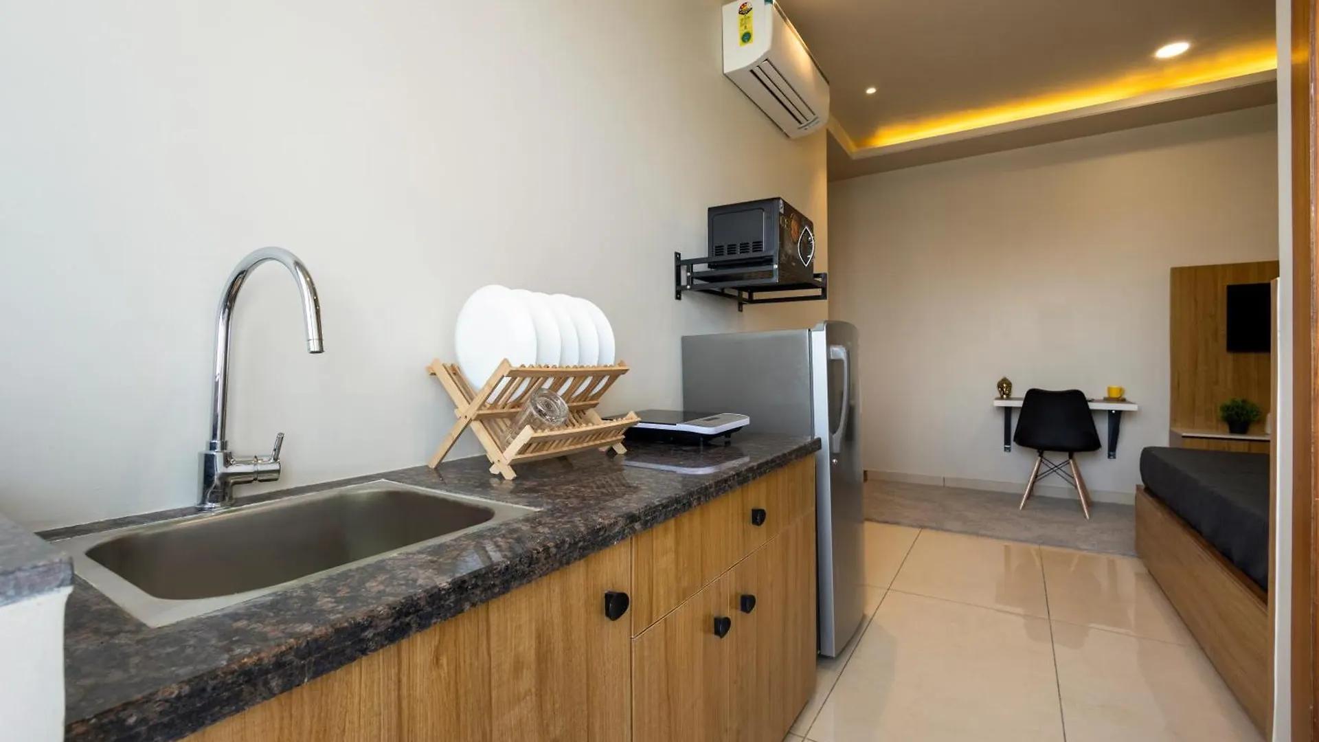 Hotel Wandr Lepus- Sector 39, Near Medanta The Medicity Gurgaon India