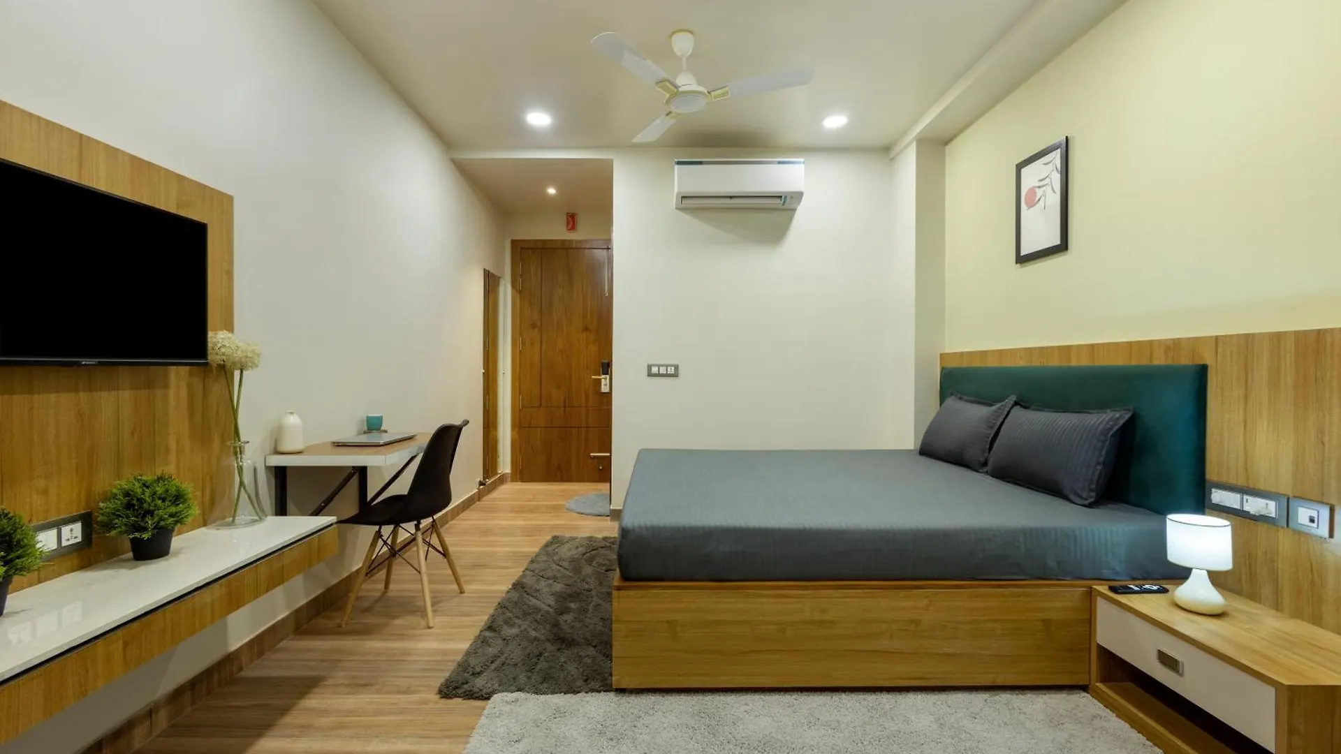 Hotel Wandr Lepus- Sector 39, Near Medanta The Medicity Gurgaon